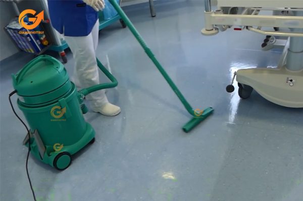 Máy hút bụi cho phòng sạch tại bệnh viện và sản xuất vi mạch